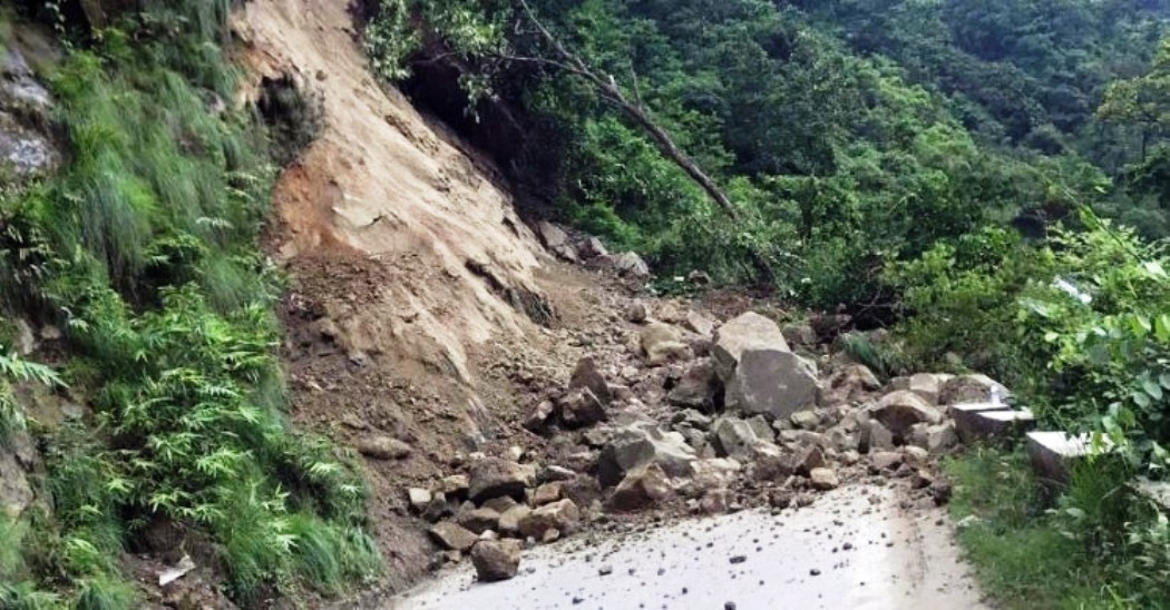 पासाङ ल्हामु सडकखण्ड अवरुद्ध