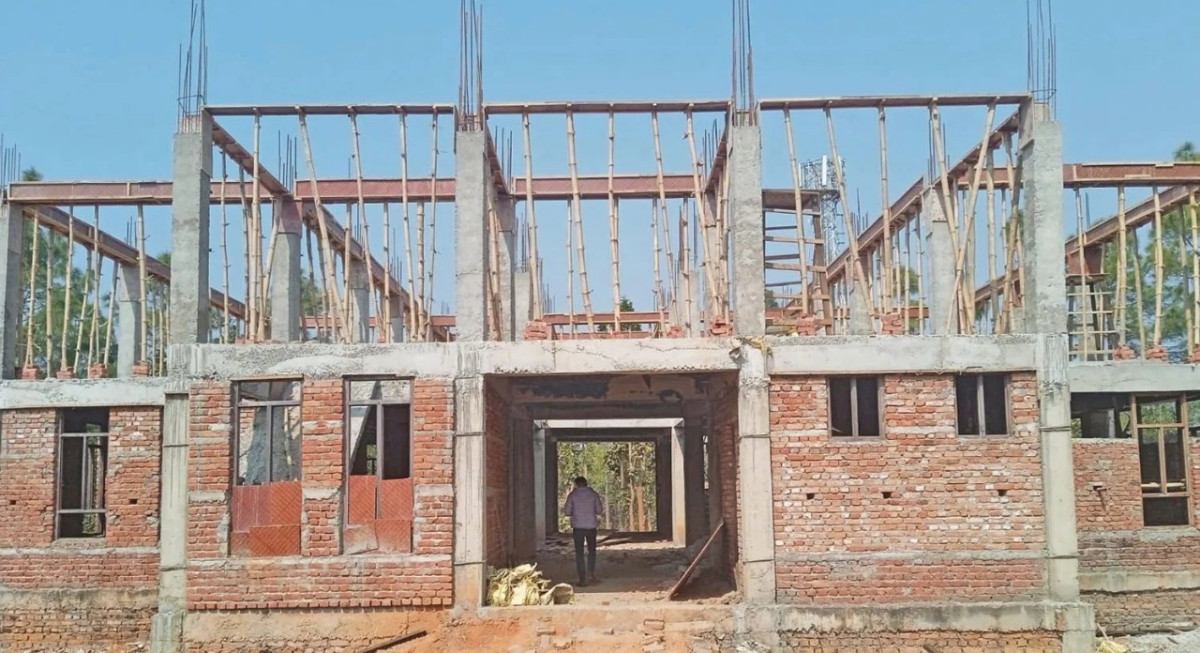 निर्माणाधीन दलित संग्रहालय भवन अलपत्र