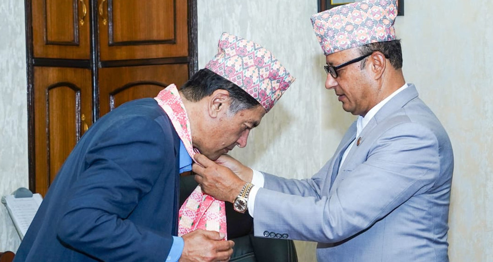 नवनियुक्त शाक्यलाई उर्जामन्त्री खड्काको निर्देशनः नतिजा देखिने गरी काम गर्नू