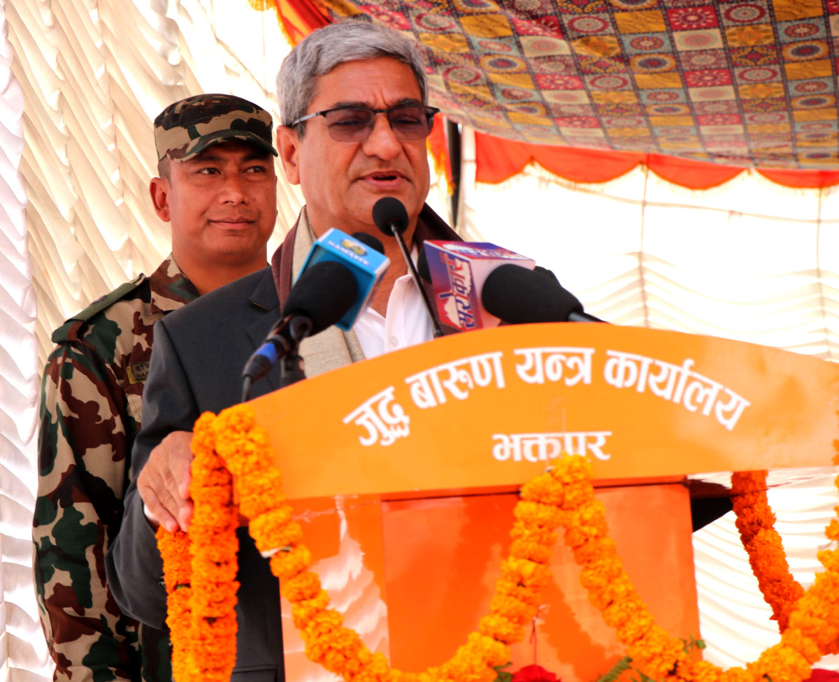 लोकतन्त्र आएपछि केही पनि भएन भन्ने भाष्य निर्माण गर्ने प्रयास भइरहेको छः गृहमन्त्री लेखक