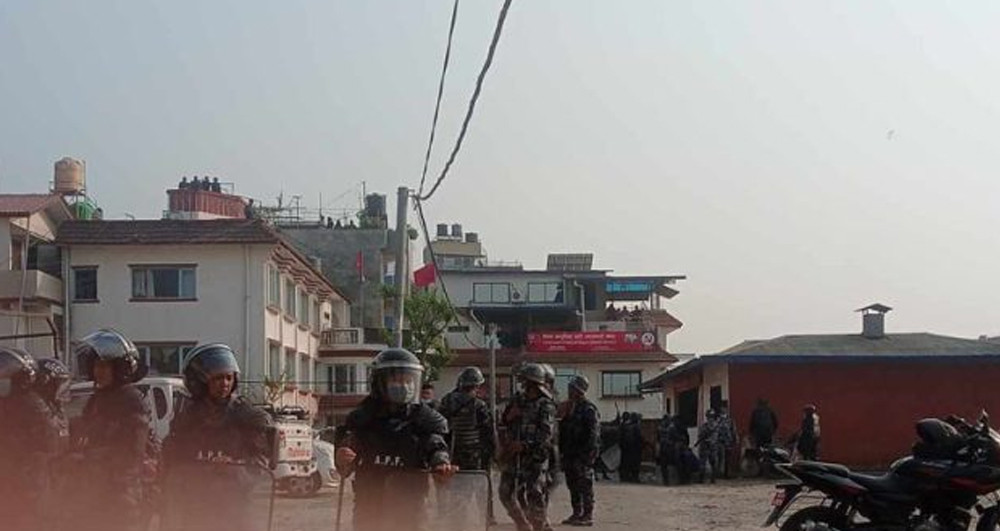 प्रदर्शनकारी पुगेपछि माओवादी कार्यालयमा प्रहरी तैनाथ