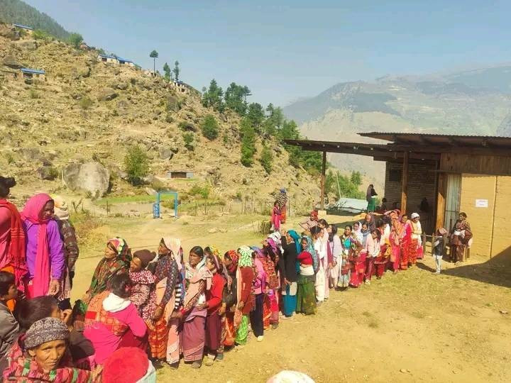 दुर्गम गाउँमा स्वास्थ्य शिविर, ६ सय ६९ जनाको स्वास्थ्य परिक्षण