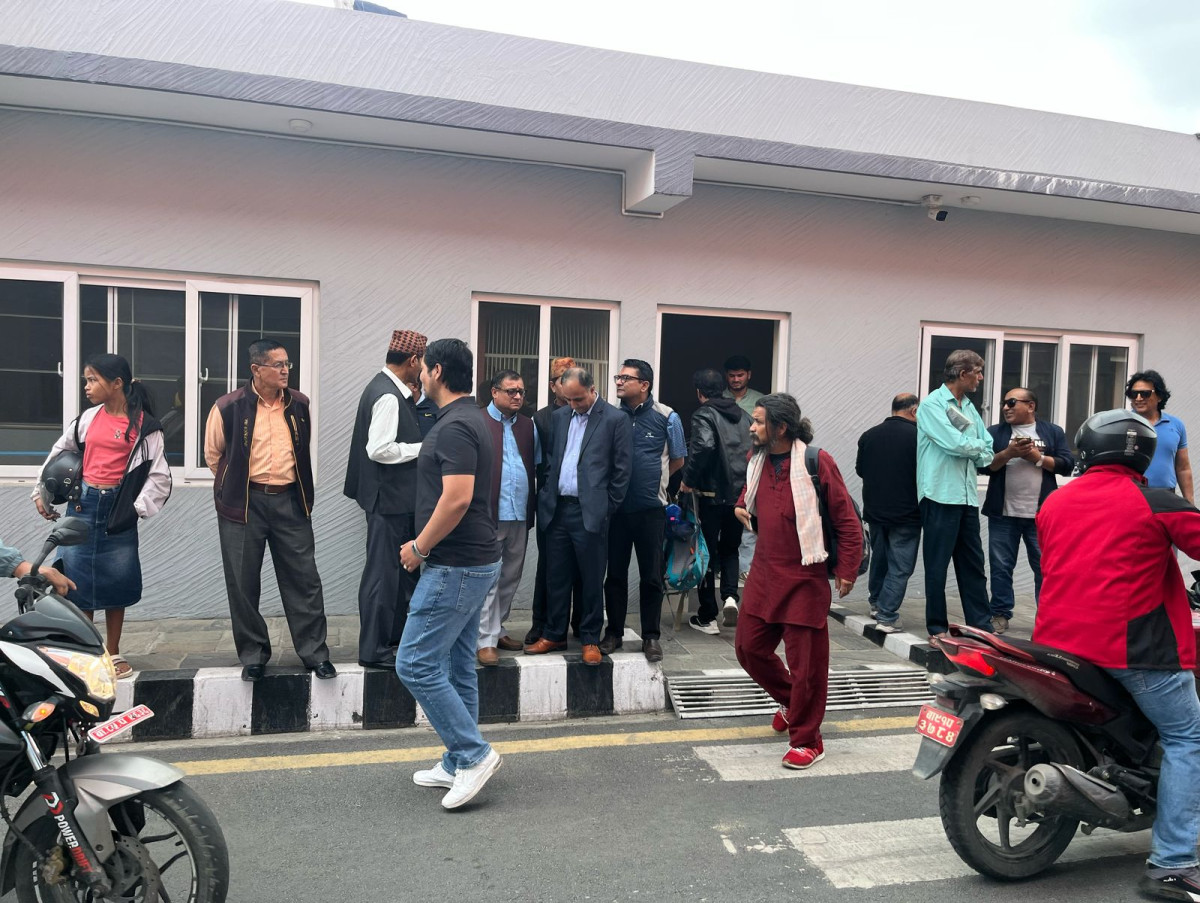 महामन्त्री राणा छुट्ने भएपछि प्रहरी परिसरमा राप्रपा कार्यकर्ताको भीड