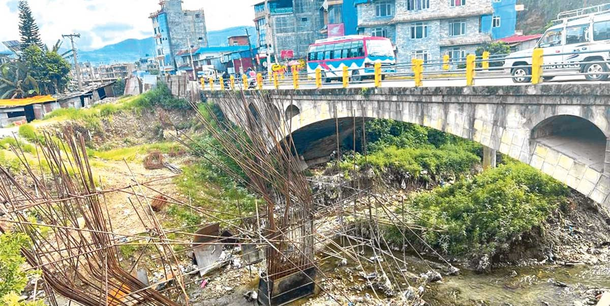 सम्झौताको सात वर्षसम्म फिर्केमा पुल नबनेपछि तोडियो ठेक्का