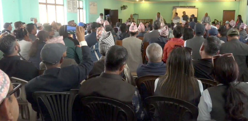 विद्यालय कर्मचारी परिषद् र नेपाल शिक्षक महासंघका पदाधिकारीबीच चर्काचर्की