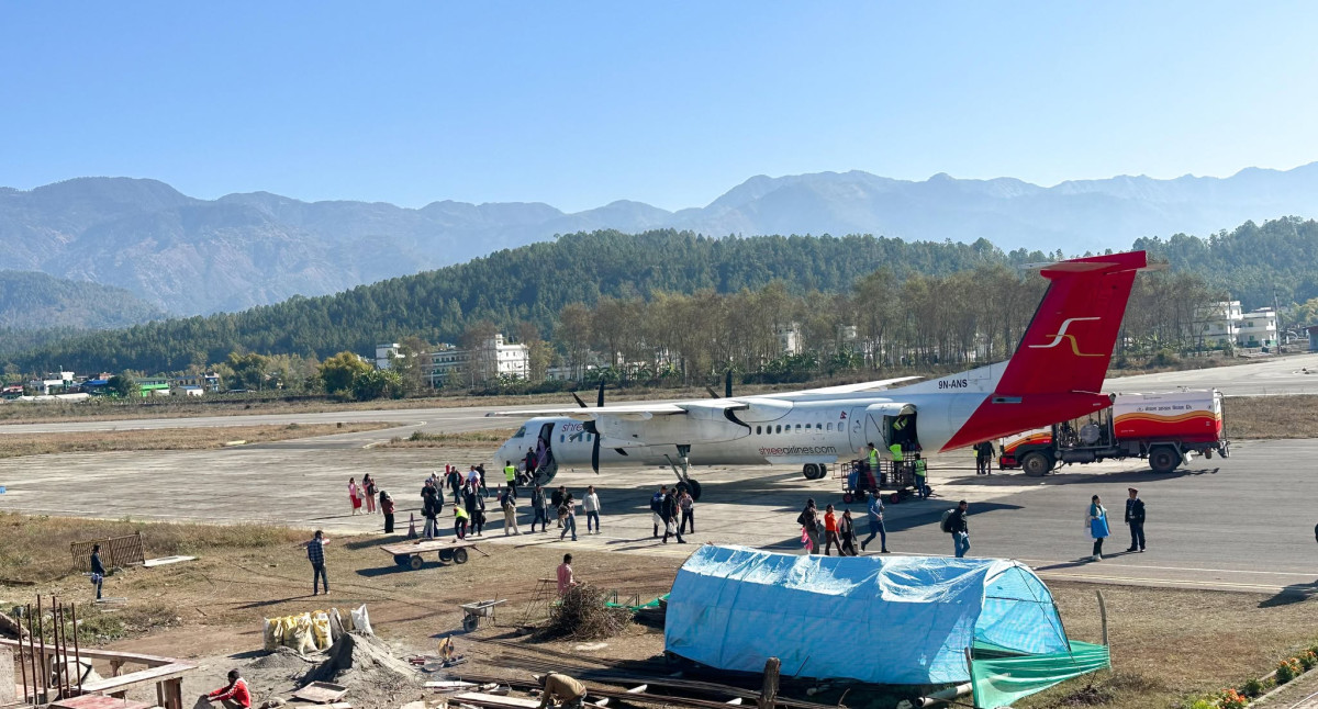 सुर्खेत विमानस्थल धावनमार्गमा चर्कियो, विमानस्थल पूर्ण रुपमा बन्द