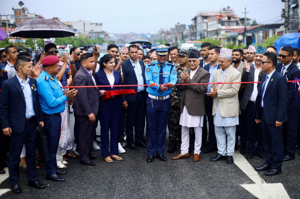 ओभरपास उदघाटन गर्दै प्रधानमन्त्रीले भने–केहि मान्छेलाई देश विकास भयो भन्ने चिन्ता छ
