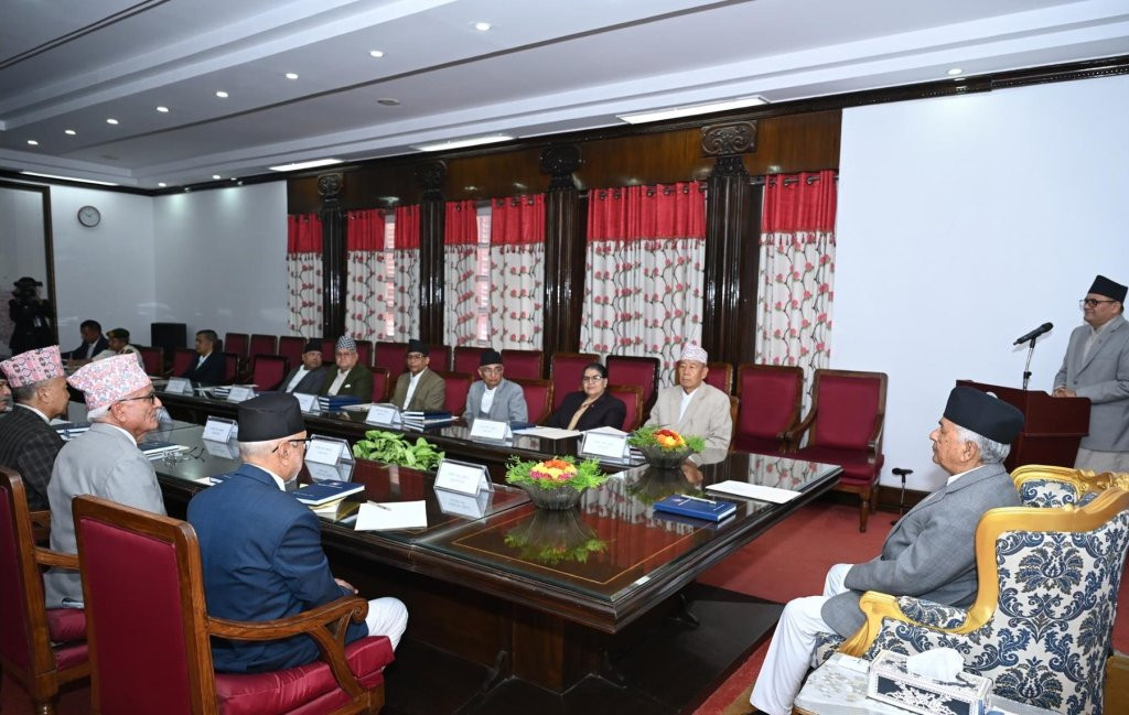 किन भेटे सातै प्रदेशका प्रदेश प्रमुखले राष्ट्रपति?