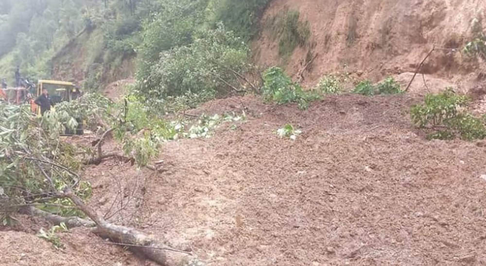 म्याग्दीको बेनी –दरवाङ सडकखण्ड पूर्णरुपमा अवरुद्ध