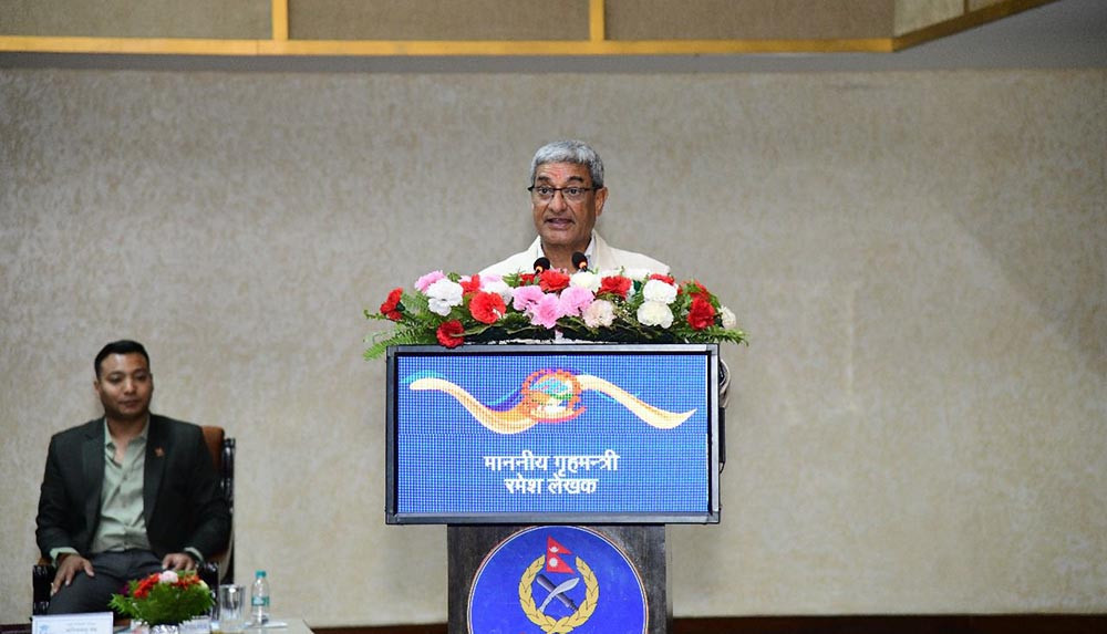 प्रहरी जनताको लोकप्रिय संस्थाका रुपमा विकास हुदैछ: गृहमन्त्री लेखक