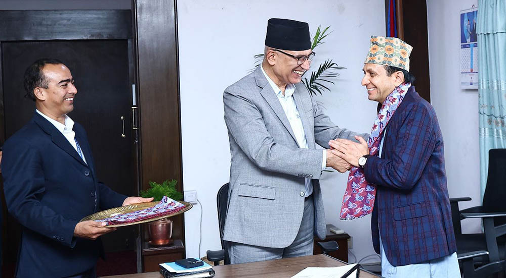 बीमा प्राधिकरणका अध्यक्ष पोखरेलले लिए शपथ