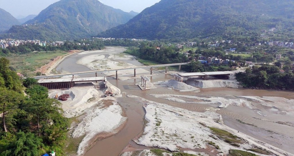 मादी नदी पुलको काम अन्तिम चरणमा