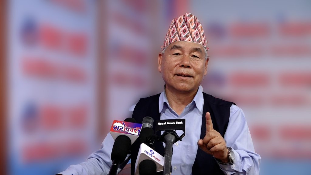 पूर्वराष्ट्रपतिलाई रोक्ने एमालेको निर्णय प्रथम दृष्टिमा नै बदरयोग्य: देव गुरुङ