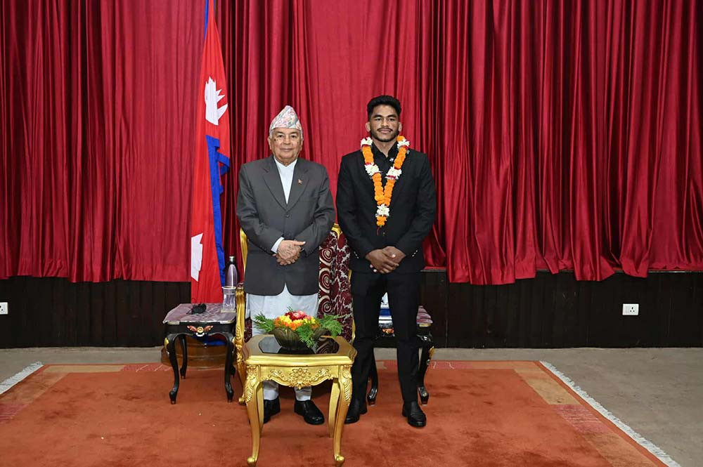 राष्ट्रपति पौडेलद्वारा रविन्द्र ढाँट सम्मानित